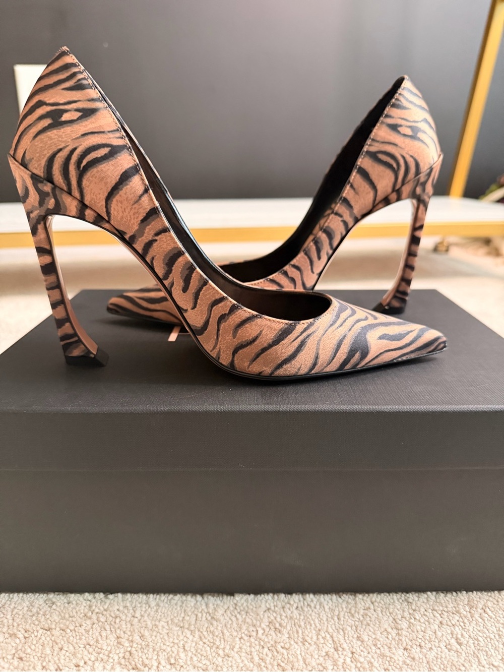 Tiger-Print Pointed Toe Stiletto Pumps - Brown/Black